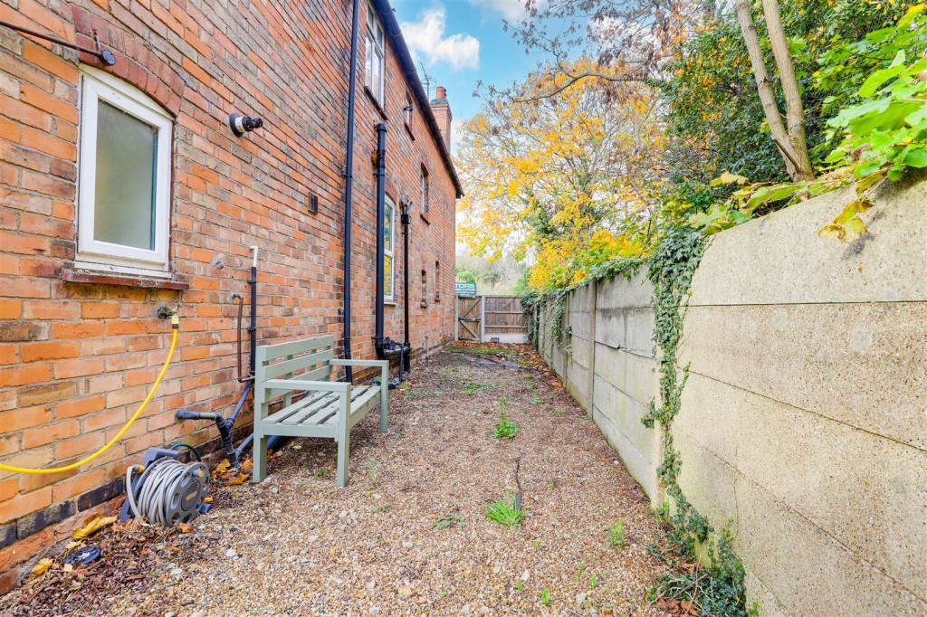 Meadow Road, Netherfield, Nottinghamshire, NG4 2FR