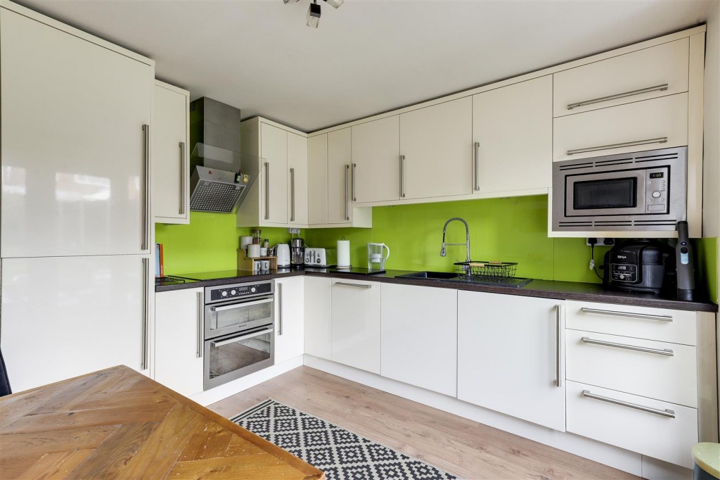 Manly Close, Heron Ridge, Nottinghamshire, NG5 9LE