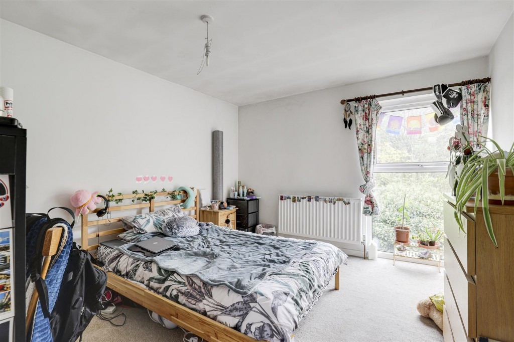 Sandfield Road, Arnold, Nottinghamshire, NG5 6QB