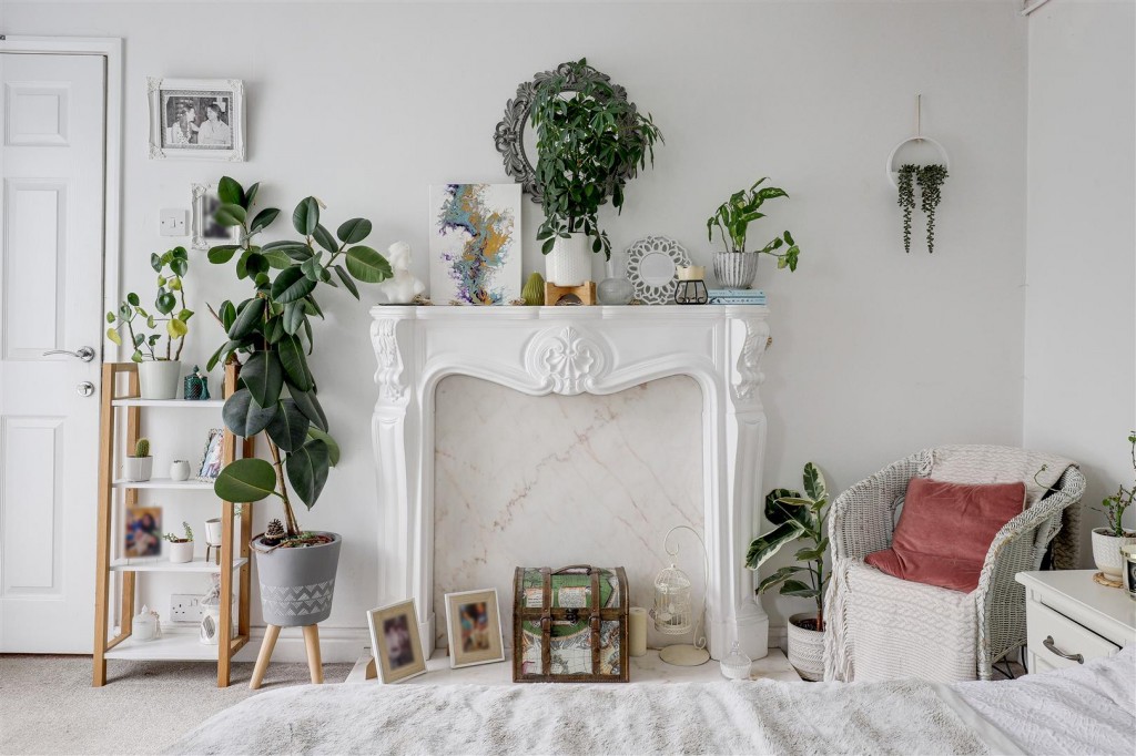 Sandfield Road, Arnold, Nottinghamshire, NG5 6QB