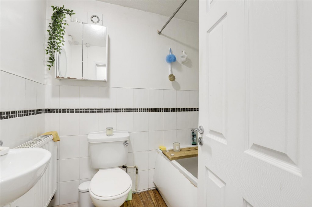 Sandfield Road, Arnold, Nottinghamshire, NG5 6QB