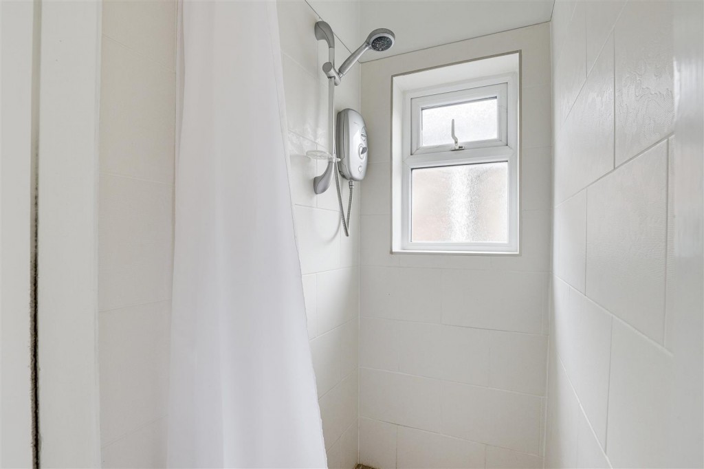 Sandfield Road, Arnold, Nottinghamshire, NG5 6QB