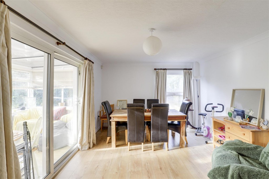 Sandfield Road, Arnold, Nottinghamshire, NG5 6QB