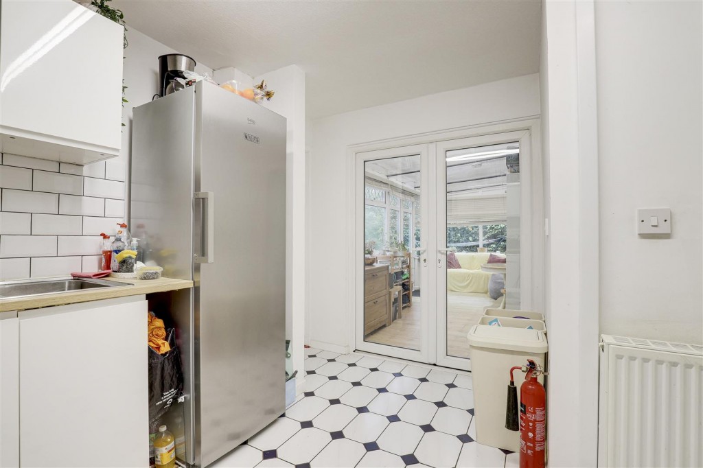 Sandfield Road, Arnold, Nottinghamshire, NG5 6QB