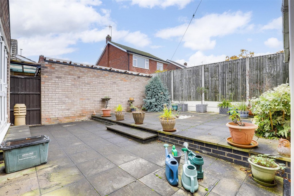 Appledorne Way, Arnold, Nottinghamshire, NG5 8JQ