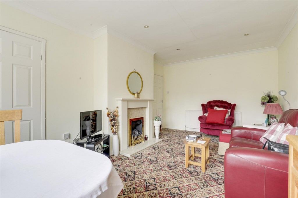 Appledorne Way, Arnold, Nottinghamshire, NG5 8JQ