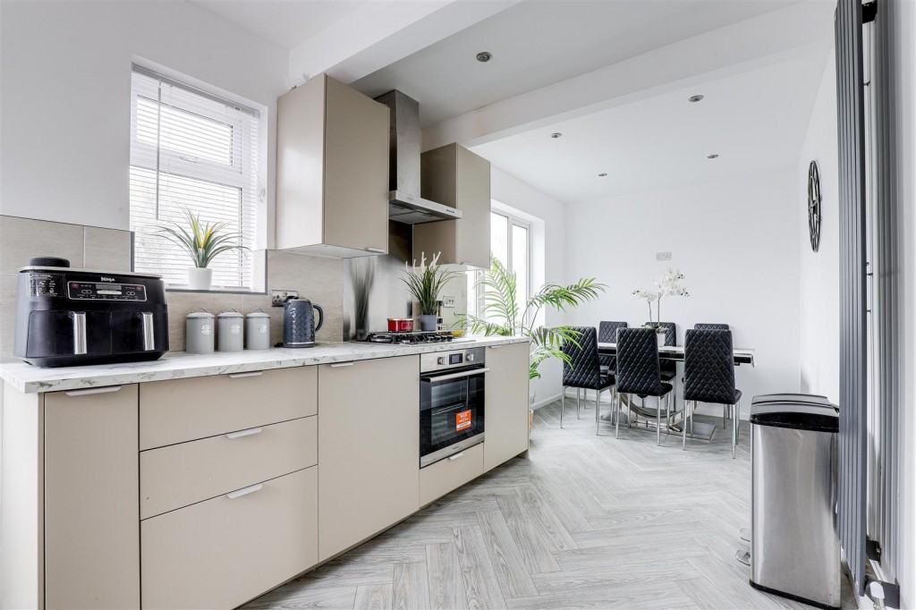 Lutterell Way, West Bridgford, Nottinghamshire, NG2 6HN