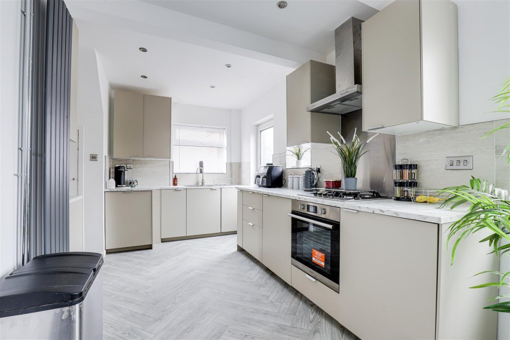 Lutterell Way, West Bridgford, Nottinghamshire, NG2 6HN