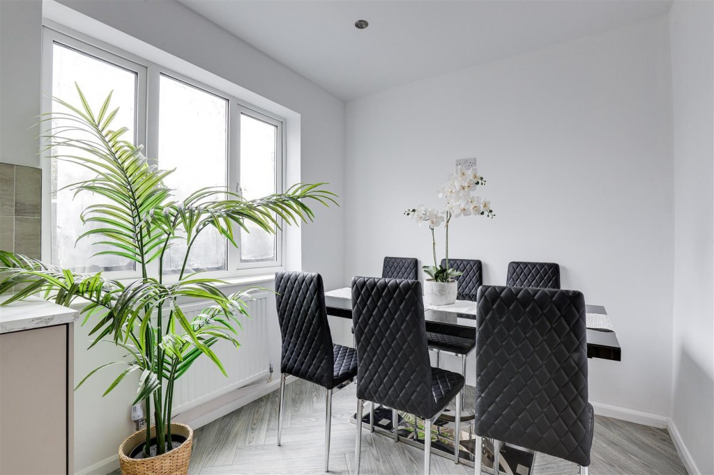 Lutterell Way, West Bridgford, Nottinghamshire, NG2 6HN