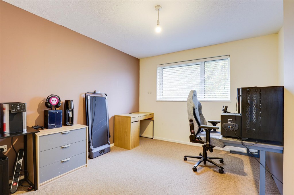 Chevin Gardens, Top Valley, Nottinghamshire, NG5 9ES