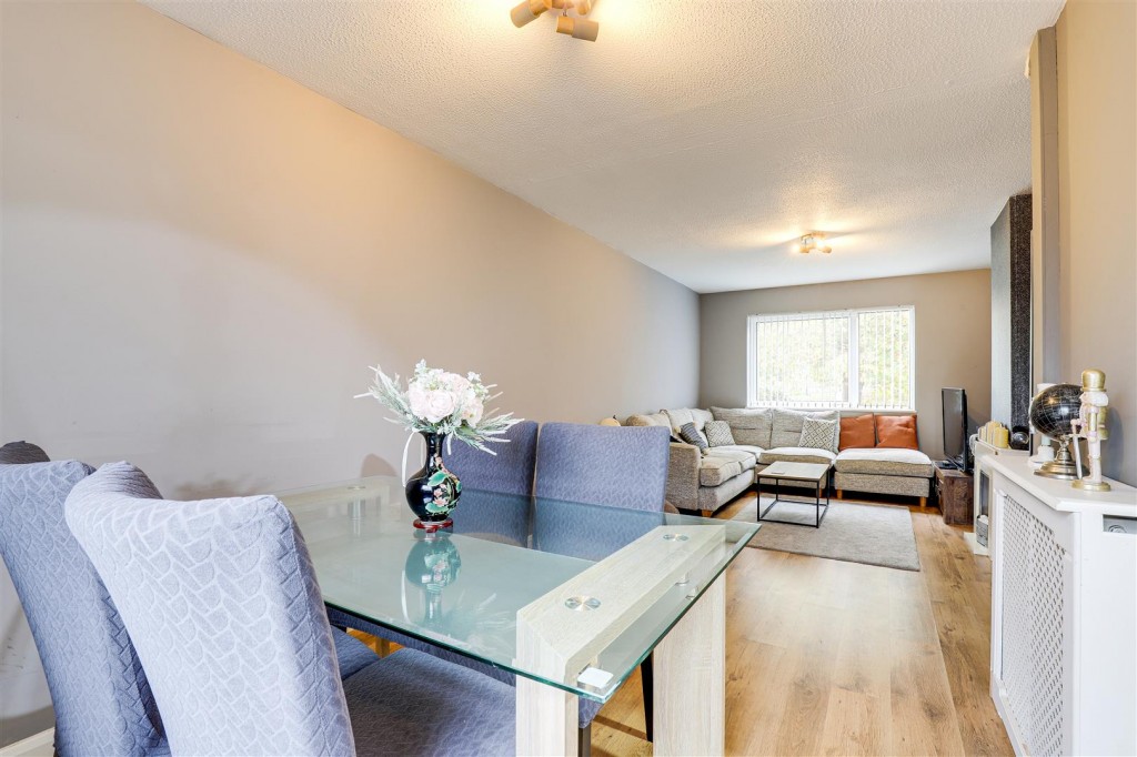 Chevin Gardens, Top Valley, Nottinghamshire, NG5 9ES