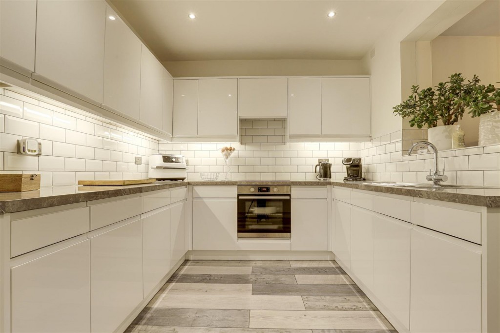 College Street, Long Eaton, Nottinghamshire, NG10 4GT