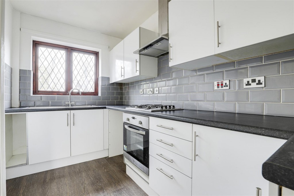 Leander Close, Wilford, Nottinghamshire, NG11 7BE