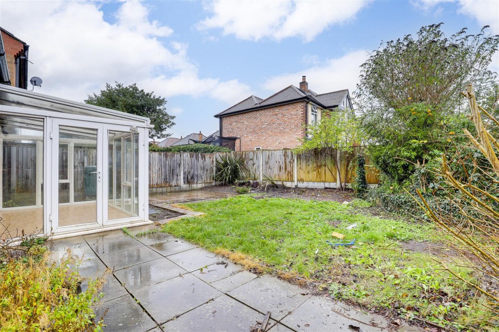 Leander Close, Wilford, Nottinghamshire, NG11 7BE