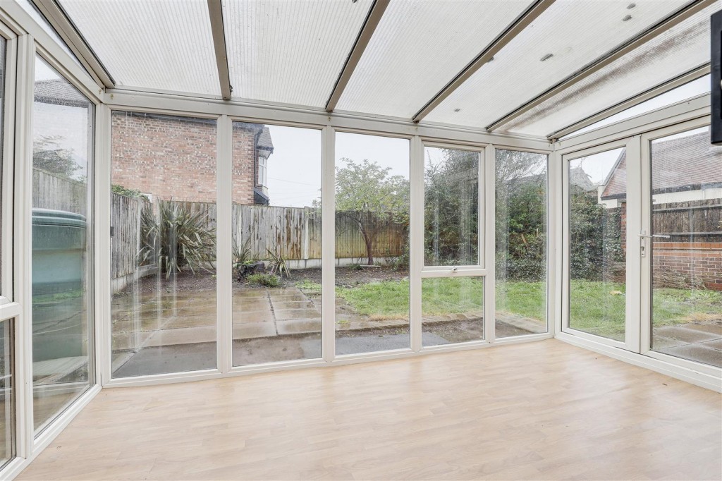 Leander Close, Wilford, Nottinghamshire, NG11 7BE