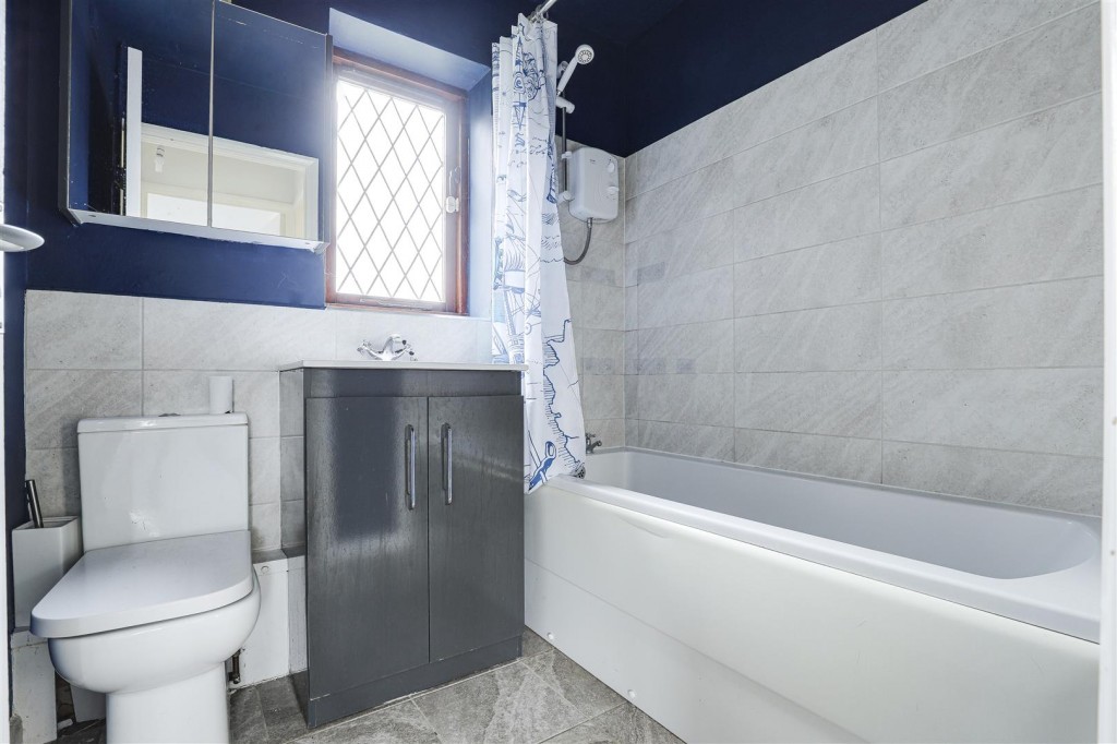 Leander Close, Wilford, Nottinghamshire, NG11 7BE