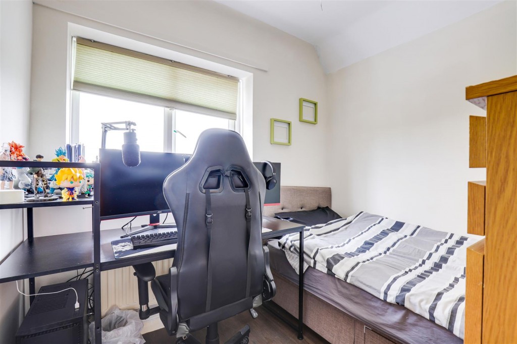 Staplehurst Drive, Heathfield, Nottinghamshire, NG5 1NY