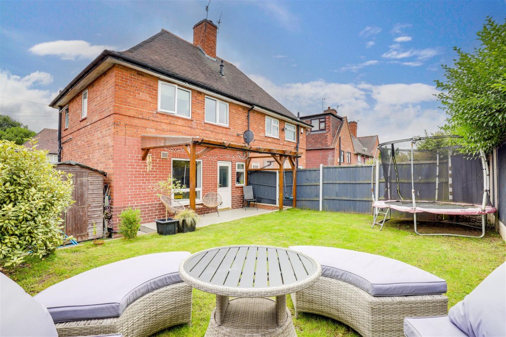 Staplehurst Drive, Heathfield, Nottinghamshire, NG5 1NY