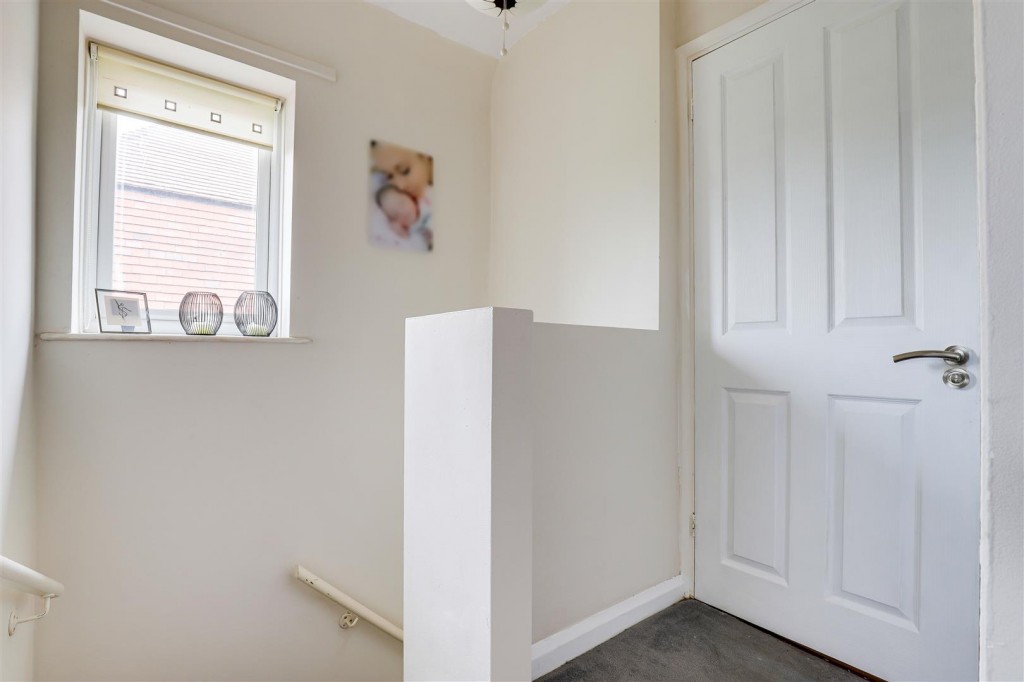 Staplehurst Drive, Heathfield, Nottinghamshire, NG5 1NY