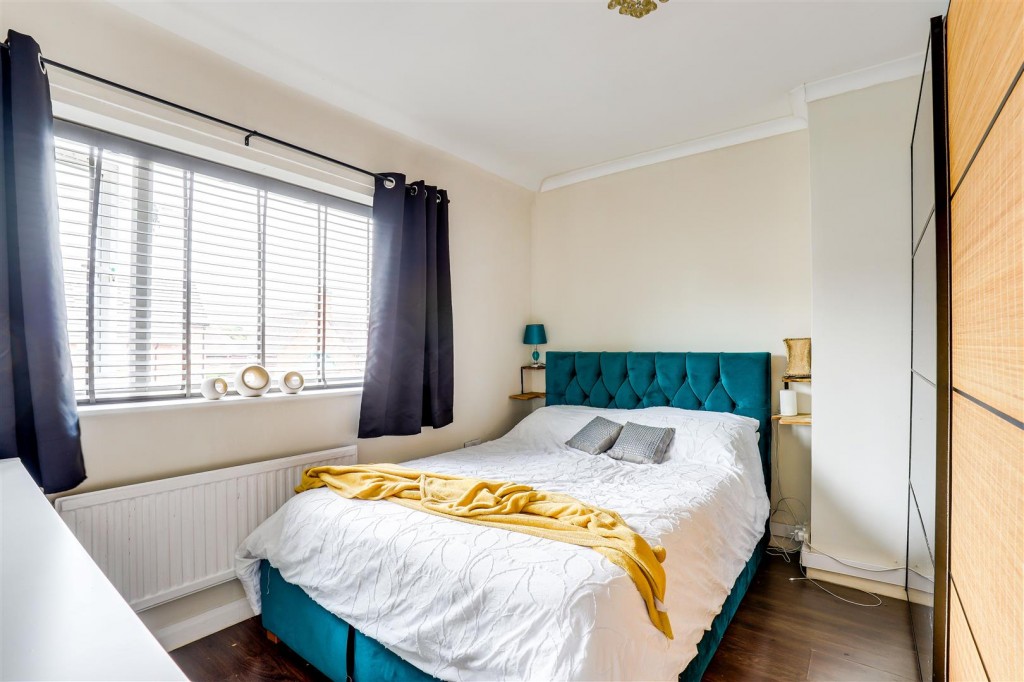 Staplehurst Drive, Heathfield, Nottinghamshire, NG5 1NY