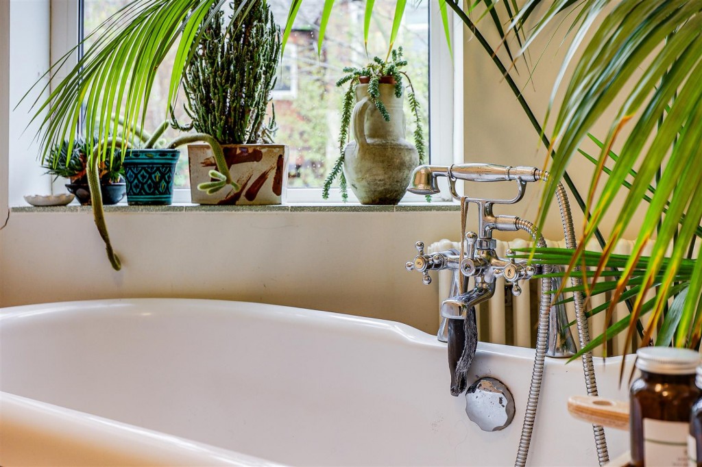 Sneinton Hollows, Sneinton, Nottinghamshire, NG2 4AA