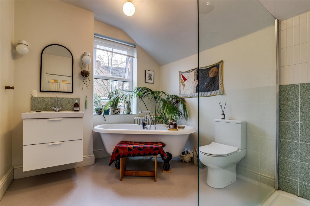 Sneinton Hollows, Sneinton, Nottinghamshire, NG2 4AA