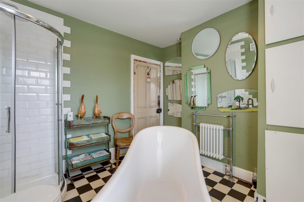 Highbury Road, Bulwell, Nottinghamshire, NG6 9FE