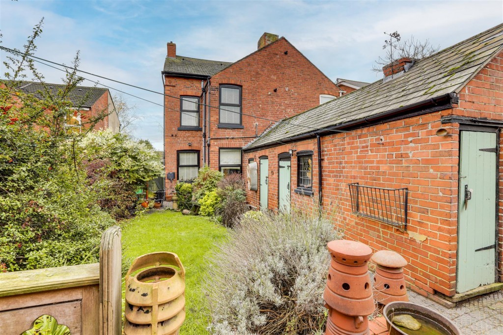 Highbury Road, Bulwell, Nottinghamshire, NG6 9FE