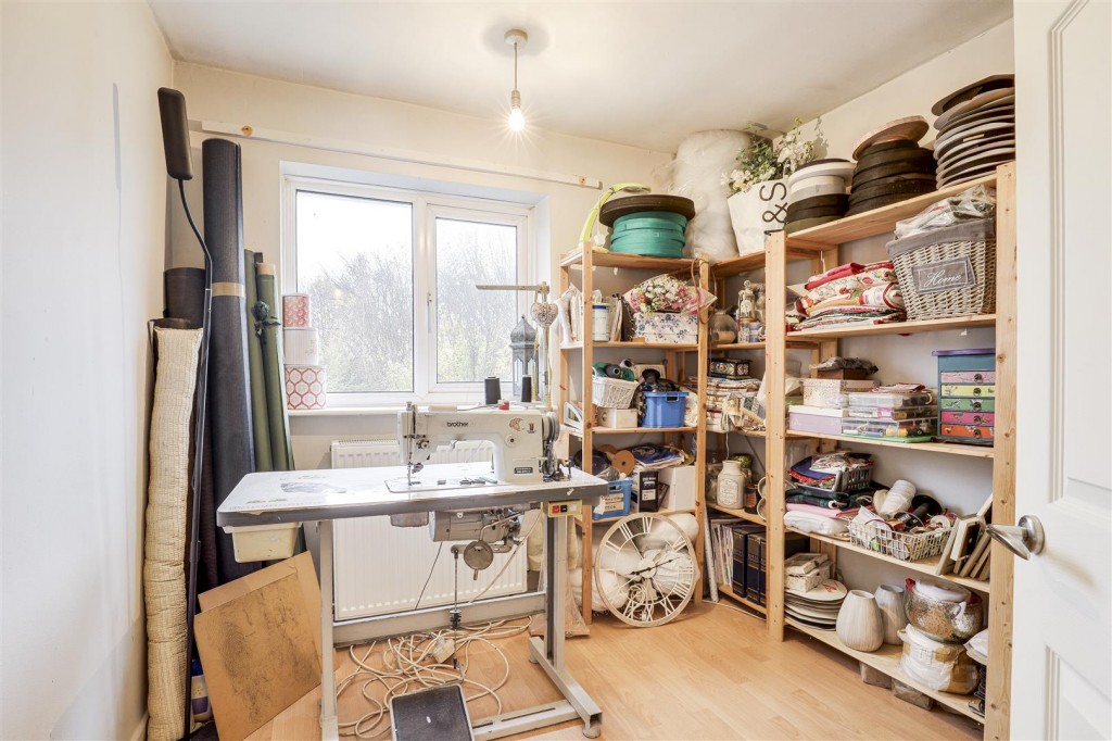 Babbington Crescent, Gedling, Nottinghamshire, NG4 4ER