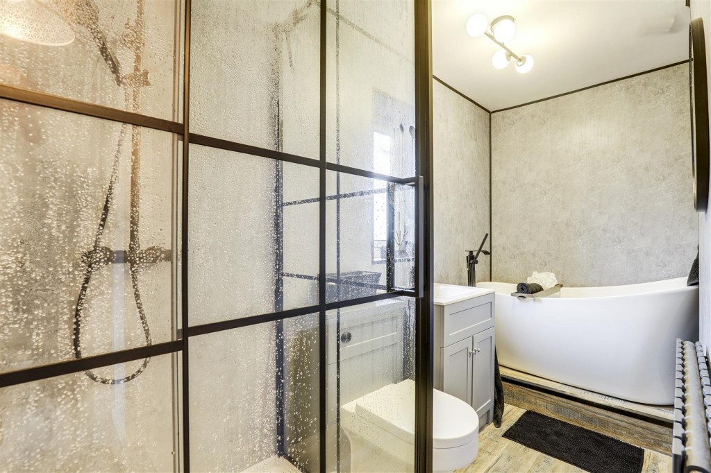 Babbington Crescent, Gedling, Nottinghamshire, NG4 4ER