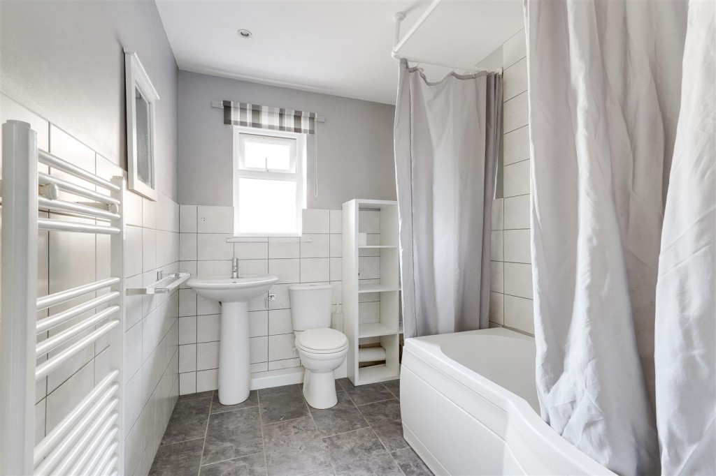 Swains Avenue, Bakersfield, Nottinghamshire, NG3 7AU