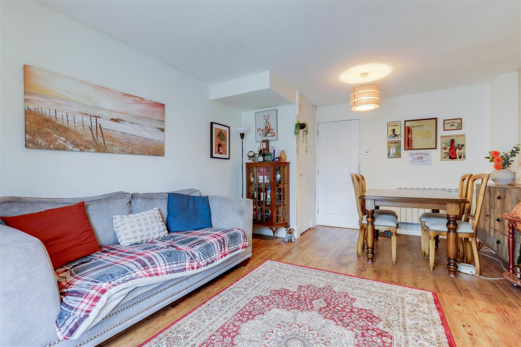 Roseberry Gardens, Hucknall, Nottinghamshire, NG15 7PX