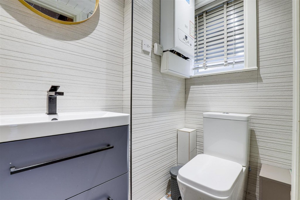 Foxhill Road, Carlton, Nottinghamshire, NG4 1PZ