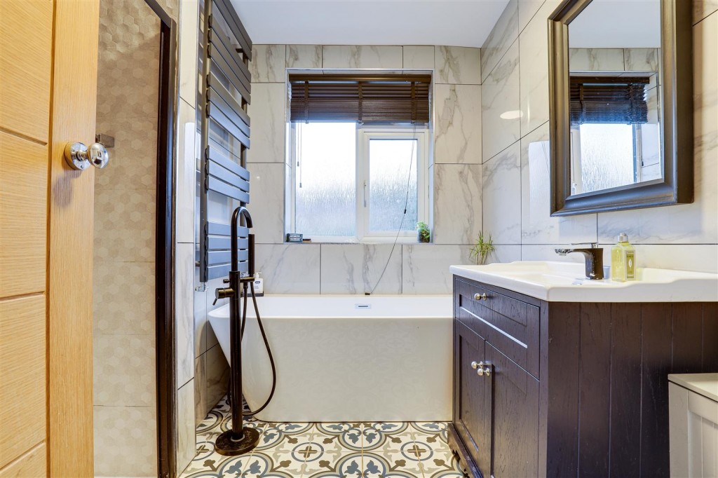 Foxhill Road, Carlton, Nottinghamshire, NG4 1PZ