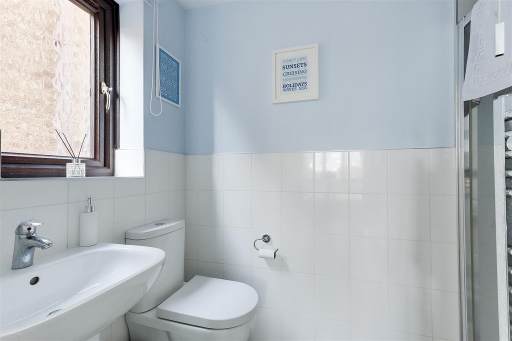 Glanton Way, Arnold, Nottinghamshire, NG5 8SN