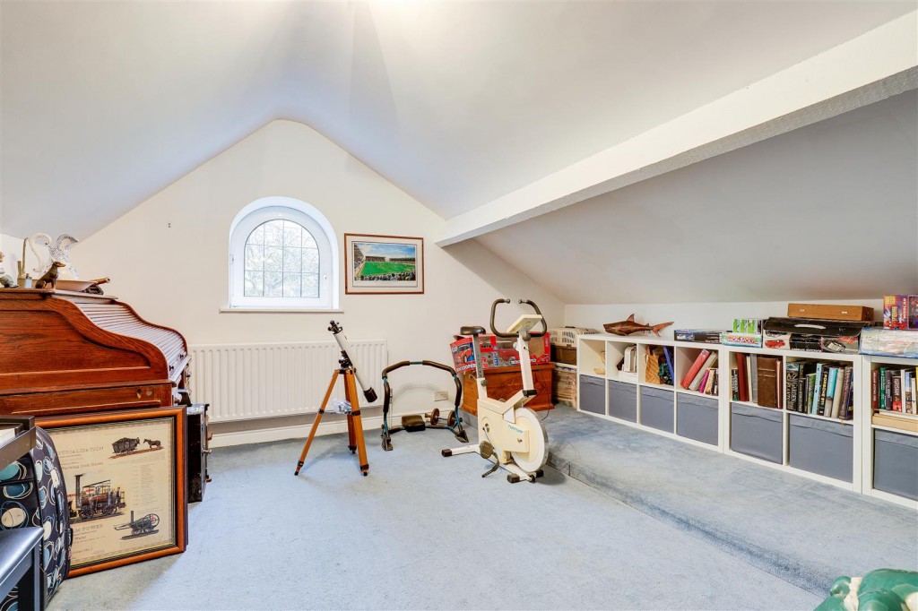 Freda Avenue, Gedling, Nottinghamshire, NG4 4FY