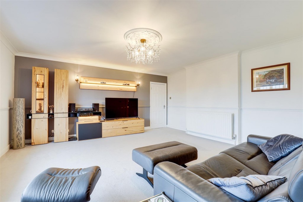 Freda Avenue, Gedling, Nottinghamshire, NG4 4FY