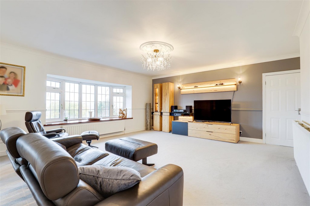 Freda Avenue, Gedling, Nottinghamshire, NG4 4FY