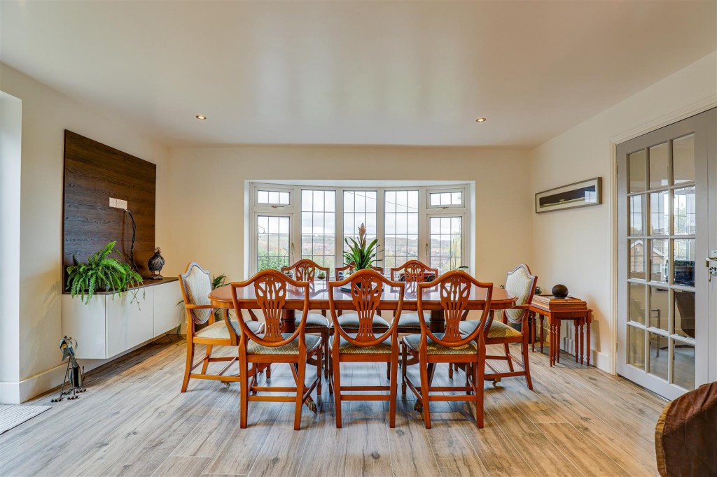 Freda Avenue, Gedling, Nottinghamshire, NG4 4FY