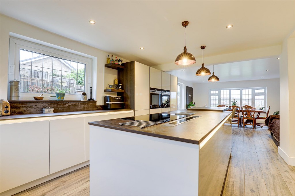 Freda Avenue, Gedling, Nottinghamshire, NG4 4FY