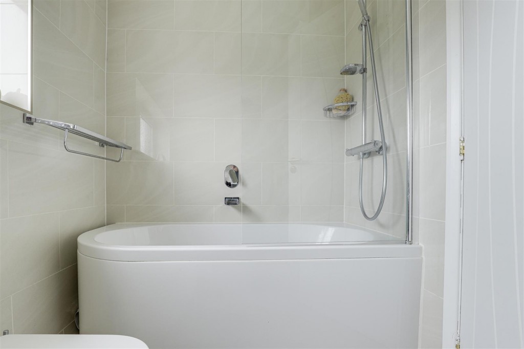 Peveril Road, Beeston, Nottinghamshire, NG9 2HU