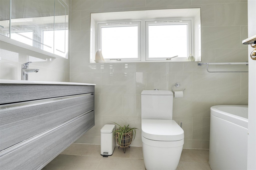 Peveril Road, Beeston, Nottinghamshire, NG9 2HU