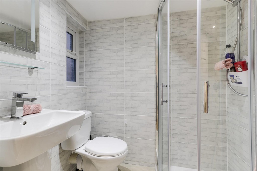 Robins Wood Road, Aspley, Nottinghamshire, NG8 3LB