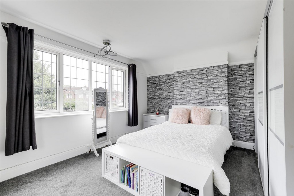 Robins Wood Road, Aspley, Nottinghamshire, NG8 3LB