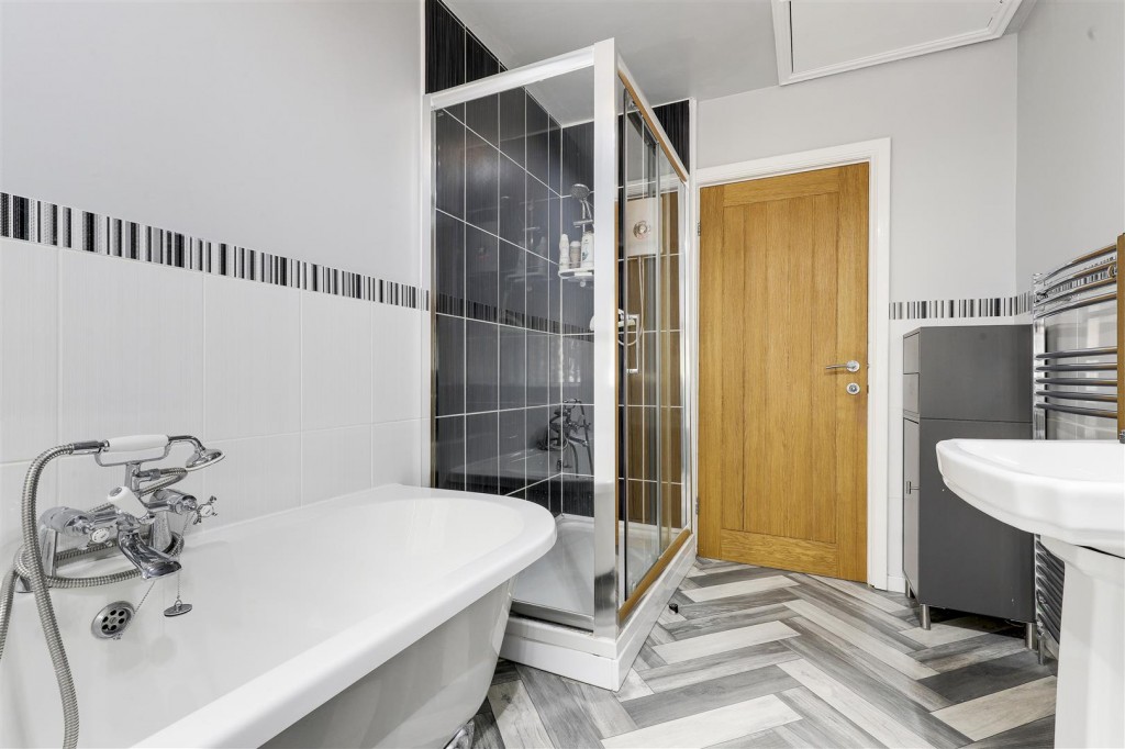 Robins Wood Road, Aspley, Nottinghamshire, NG8 3LB