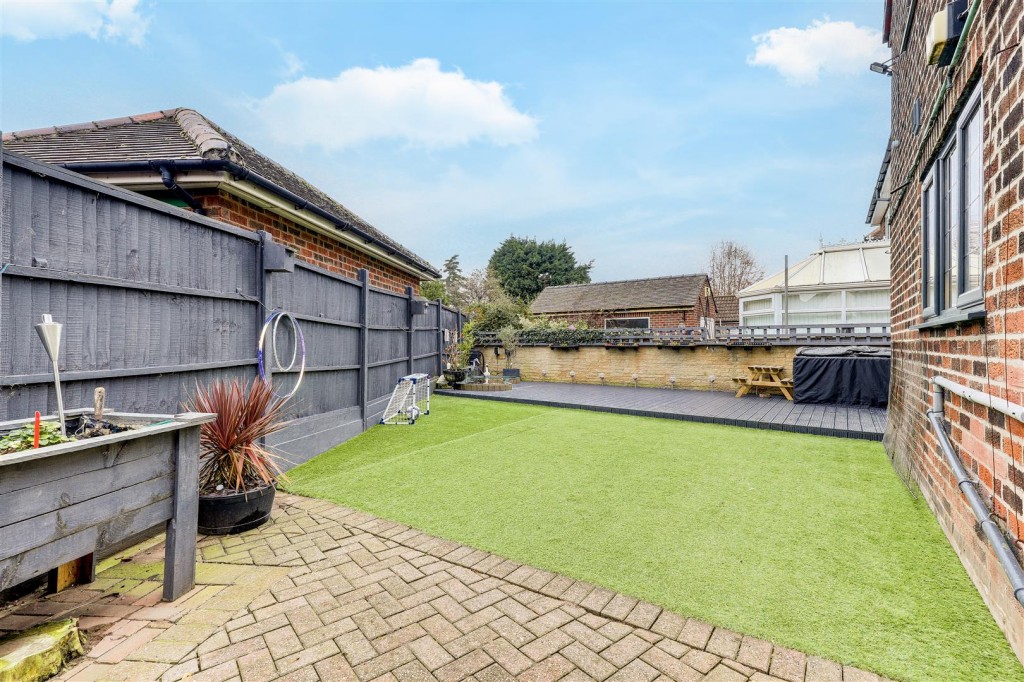 Robins Wood Road, Aspley, Nottinghamshire, NG8 3LB