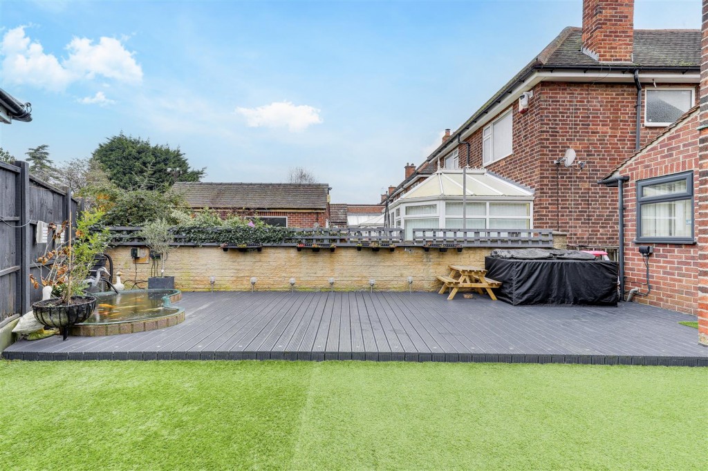 Robins Wood Road, Aspley, Nottinghamshire, NG8 3LB