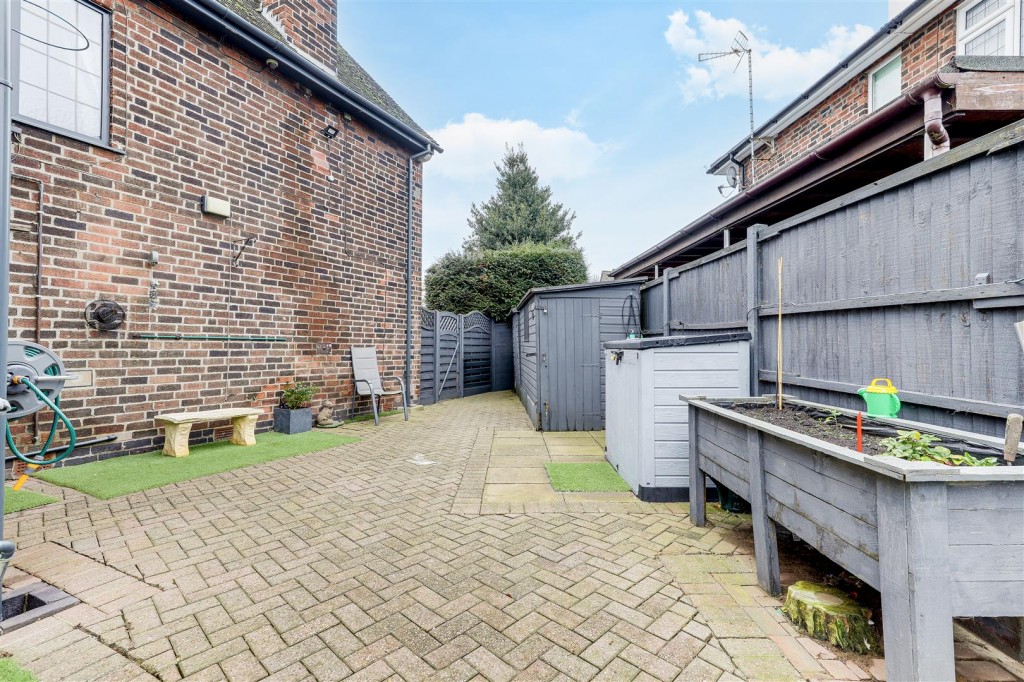 Robins Wood Road, Aspley, Nottinghamshire, NG8 3LB