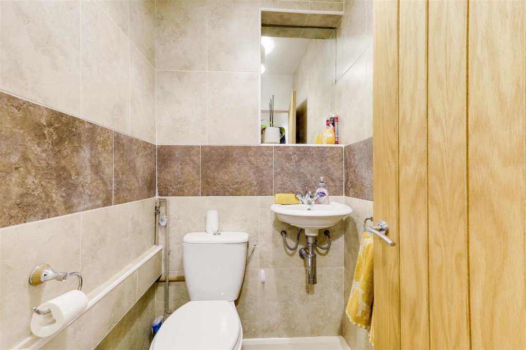 Robins Wood Road, Aspley, Nottinghamshire, NG8 3LB