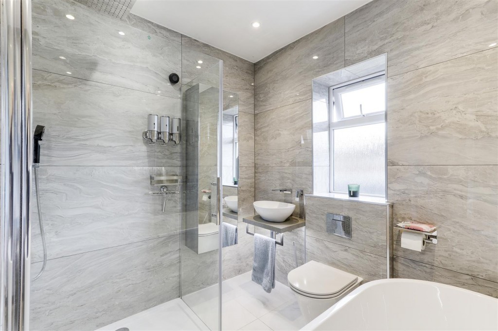 Chediston Vale, Bestwood Park, Nottinghamshire, NG5 5QA